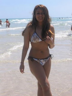 indian_bikini_babes_17.jpg