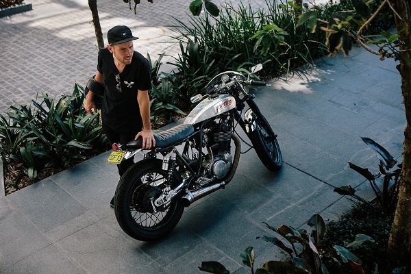 Yamaha SR400 độ Cafe Racer kiểu thập niên 70 Yamaha SR400 độ Cafe Racer kiểu thập niên 70