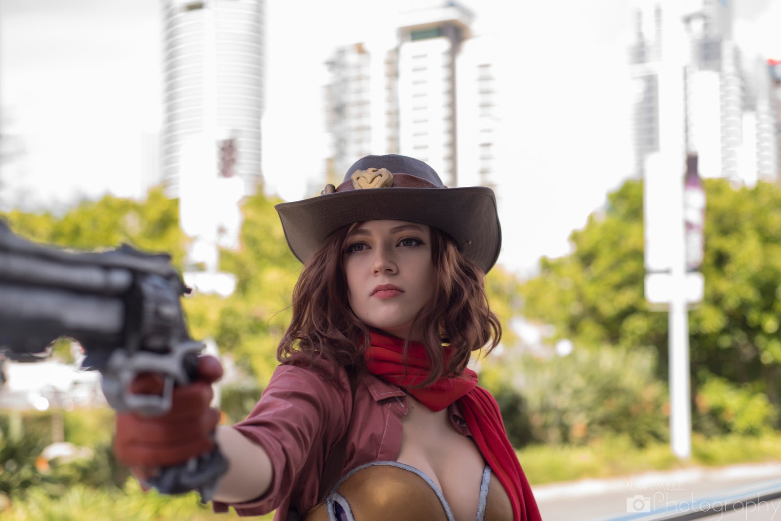 илья коробко в сериале женская версия. лютик ведьмак 3 сериал. Comic-con калифорния 2017. софья ардова в сериале женская версия. женская версия хоншу.