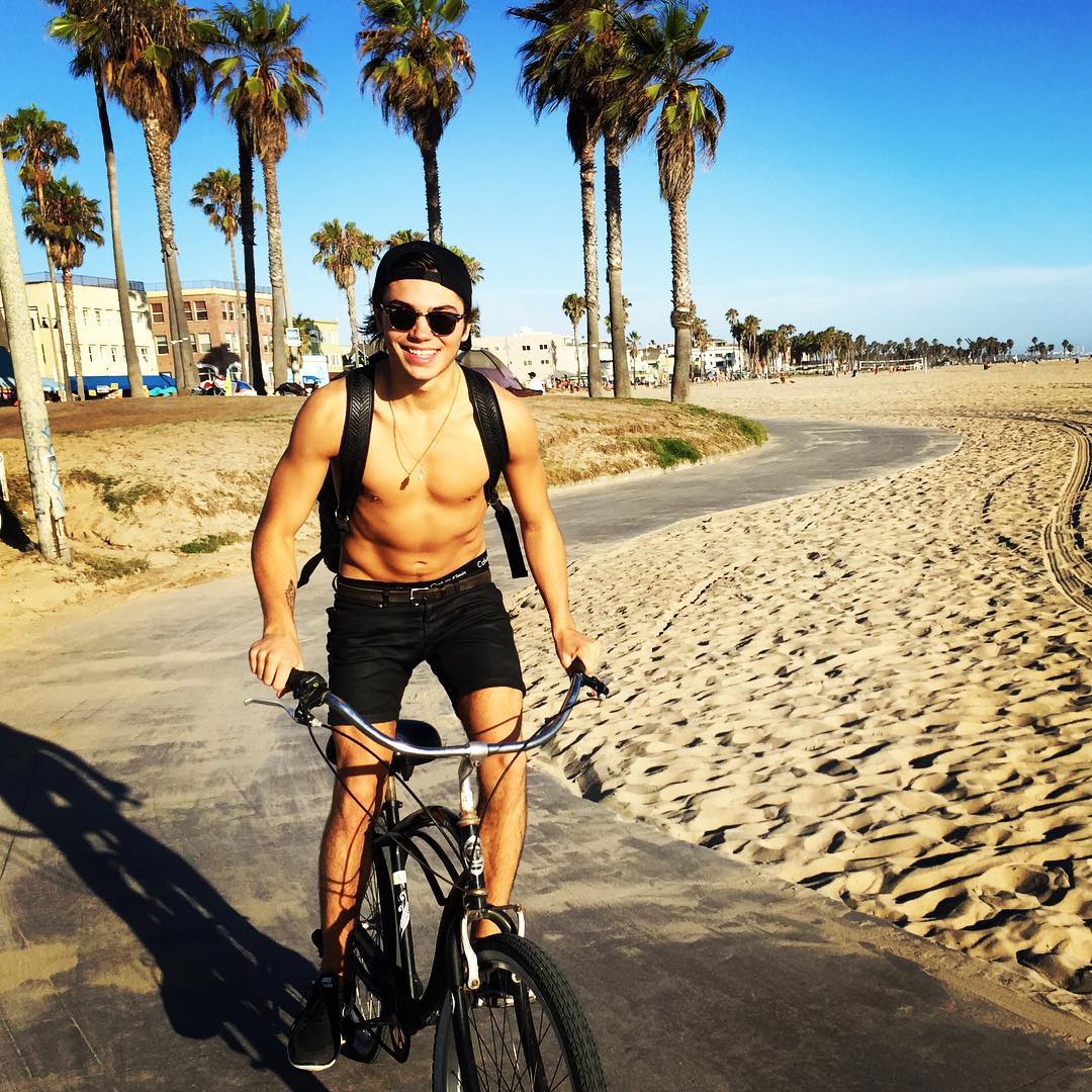 The Stars Come Out To Play: George Shelley - New Shirtless 