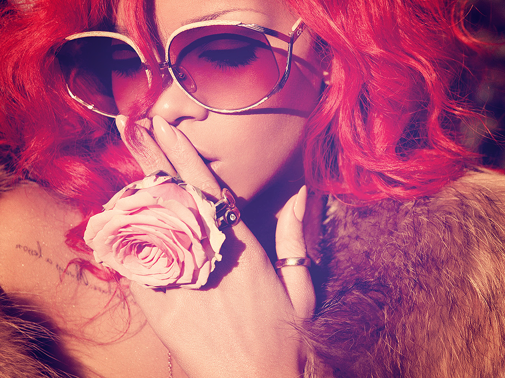 http://2.bp.blogspot.com/-oom6cgoLfow/TazK3vUprWI/AAAAAAAAALY/Df9tfHua6lE/s1600/rihanna-loud-promo.png