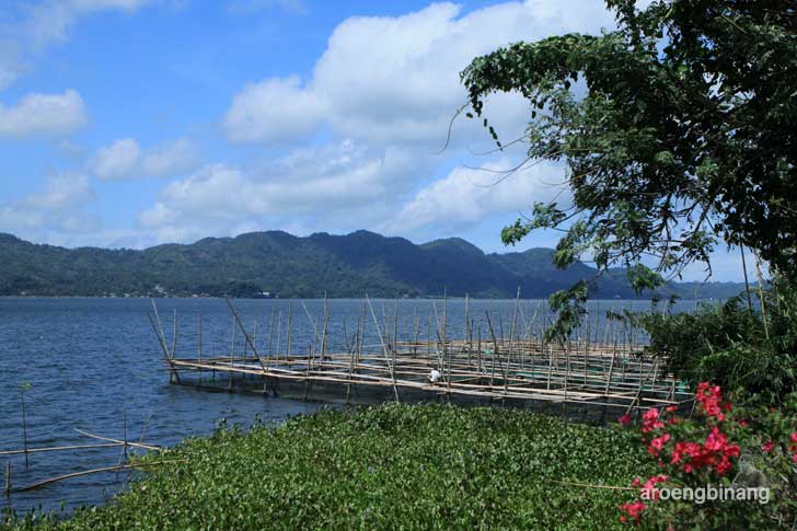 danau tondano minahasa sulawesi utara