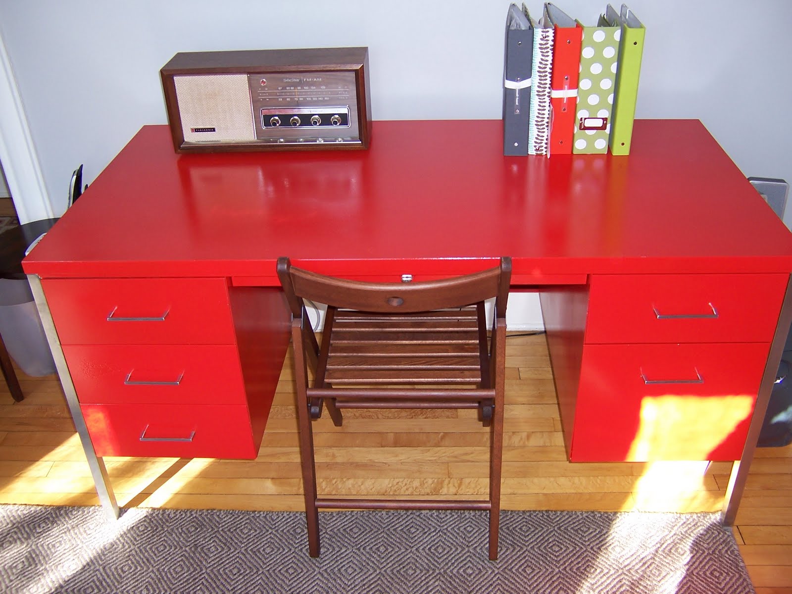 Craft It Up A Brightly Colored Desk