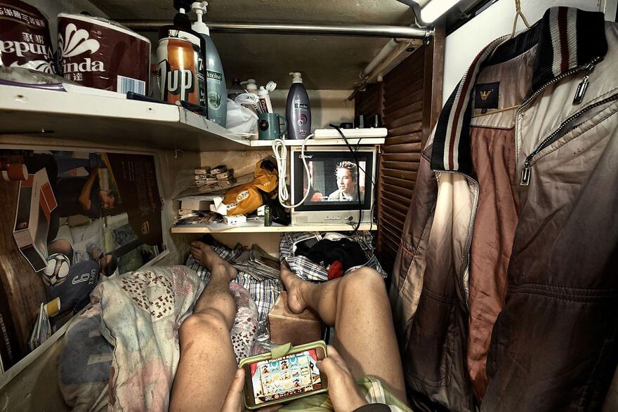 14 Nightmarish Pictures Show What It’s Like To Live In Hong Kong’s 'Cage-Apartments'