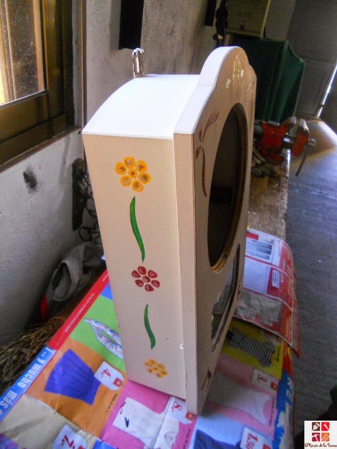 reloj pintado con pintura tiza y estarcido