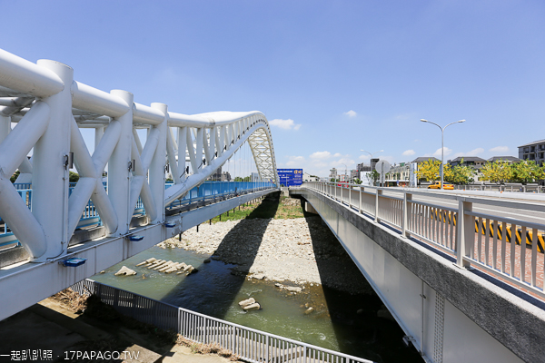 台中北屯|海天橋|旱溪阿勃勒黃金雨大道|特色景觀橋|拍照打卡熱點