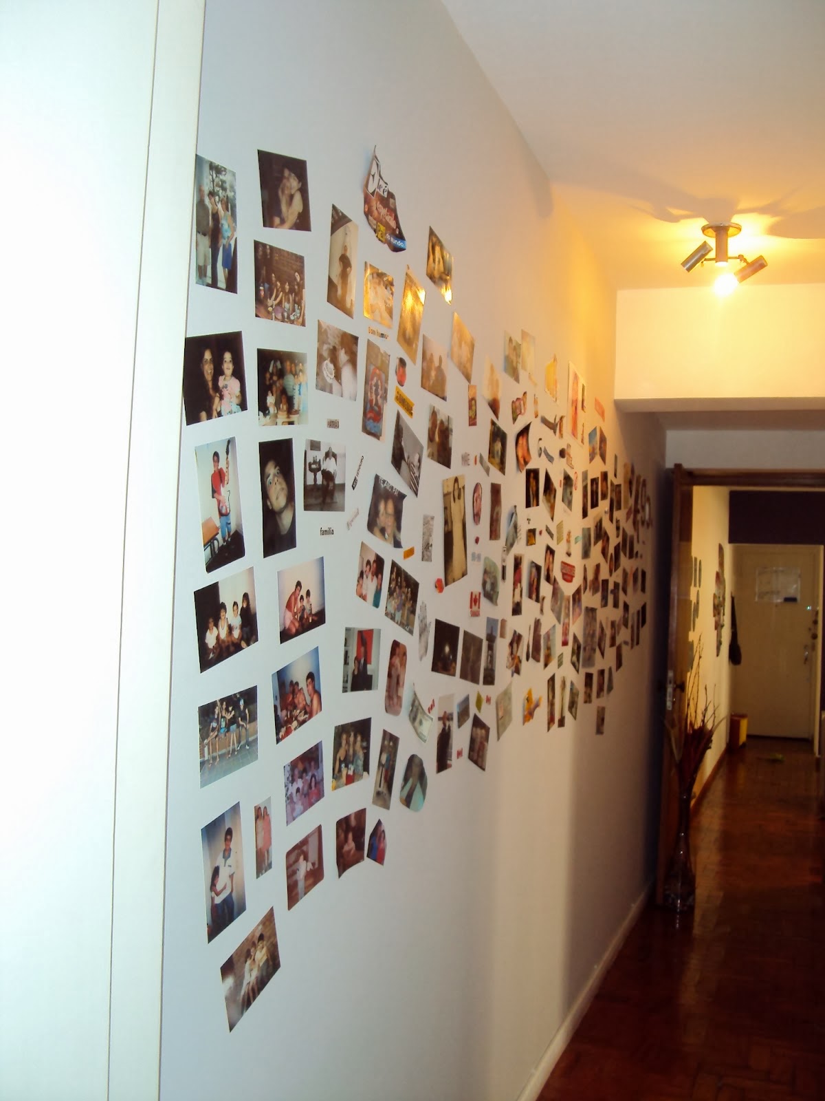 decoração de corredor com fotos