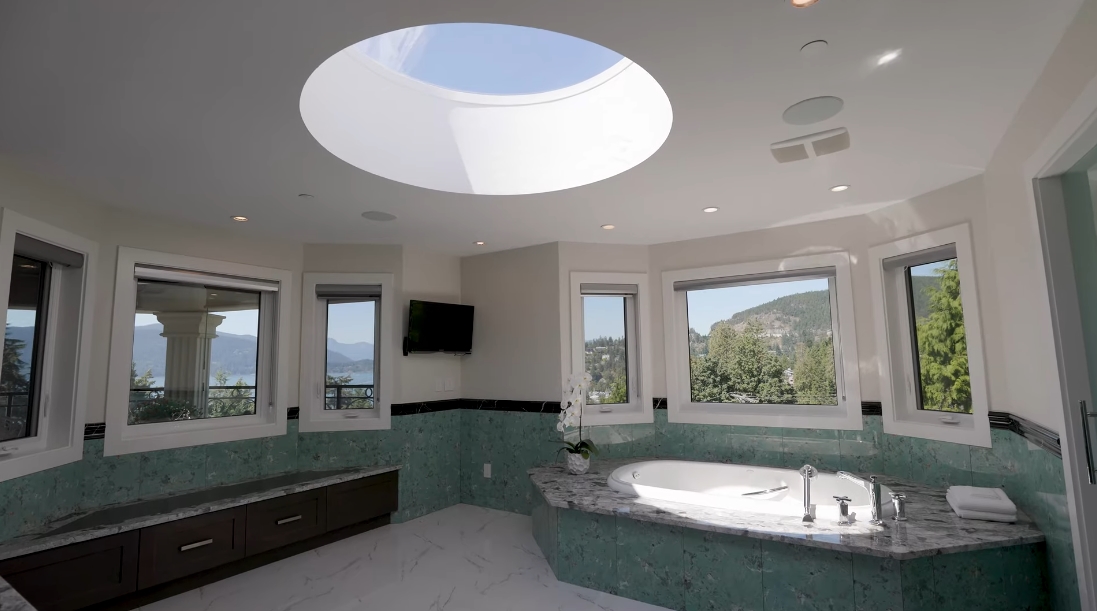 Tour 5358 Kensington Crescent, West Vancouver vs. 73 Interior Design Photos