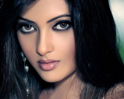 Indian Film Actress and Model - Riya Sen