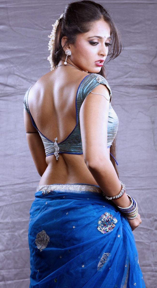 Hottest Actress Photos Anushka Shetty Hot And Sexy Navel In Saree Stills