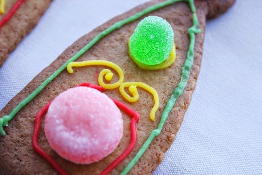 Galletas decoradas con chuches para tarta corona4