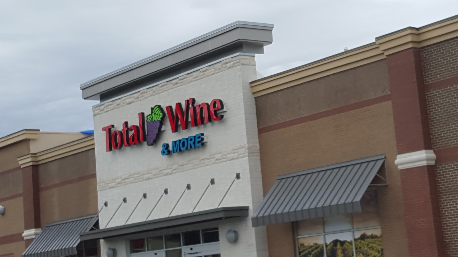 Total Wine opens in Brookhaven