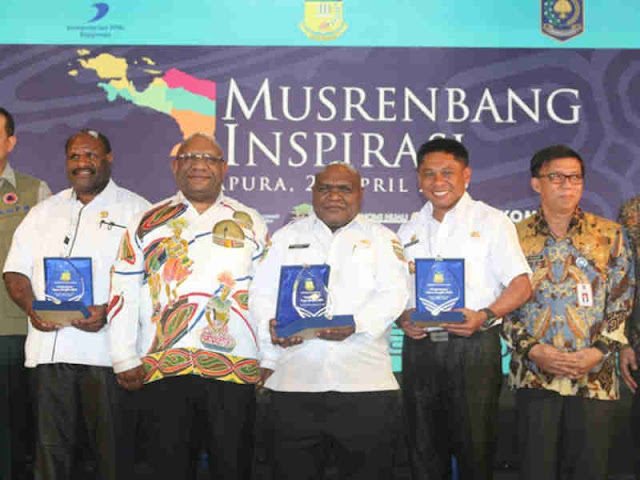 Lanny Jaya Target Turunkan Angka Buta Huruf Hingga 10 Persen Lanny Jaya Target Turunkan Angka Buta Huruf Hingga 10 Persen