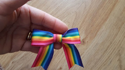 Rainbow hair clips for spring, and the perfect bow tutorial Rainbow hair clips for spring, and the perfect bow tutorial