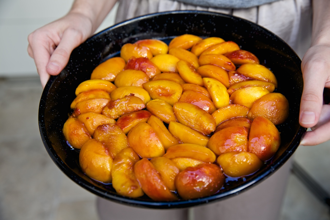 Gestürzter Pfirsichkuchen mit Lavendelduft | ziiikocht