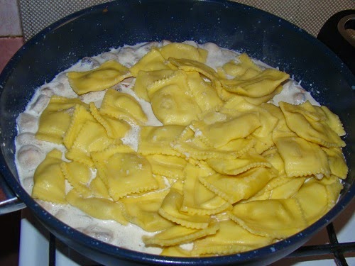 Ravioli Cu Sos De Rosii Retete Culinare Romanesti Si Din
