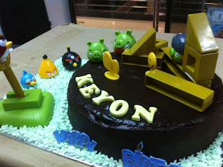Keyon's Angry Bird birthday cake