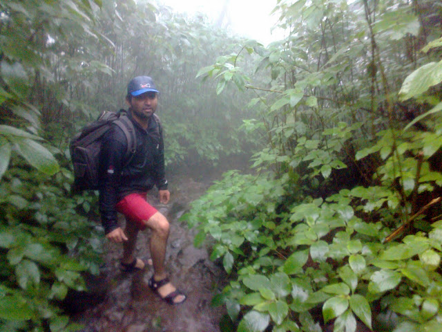 trek ratangad fort western ghats bhandardhara 