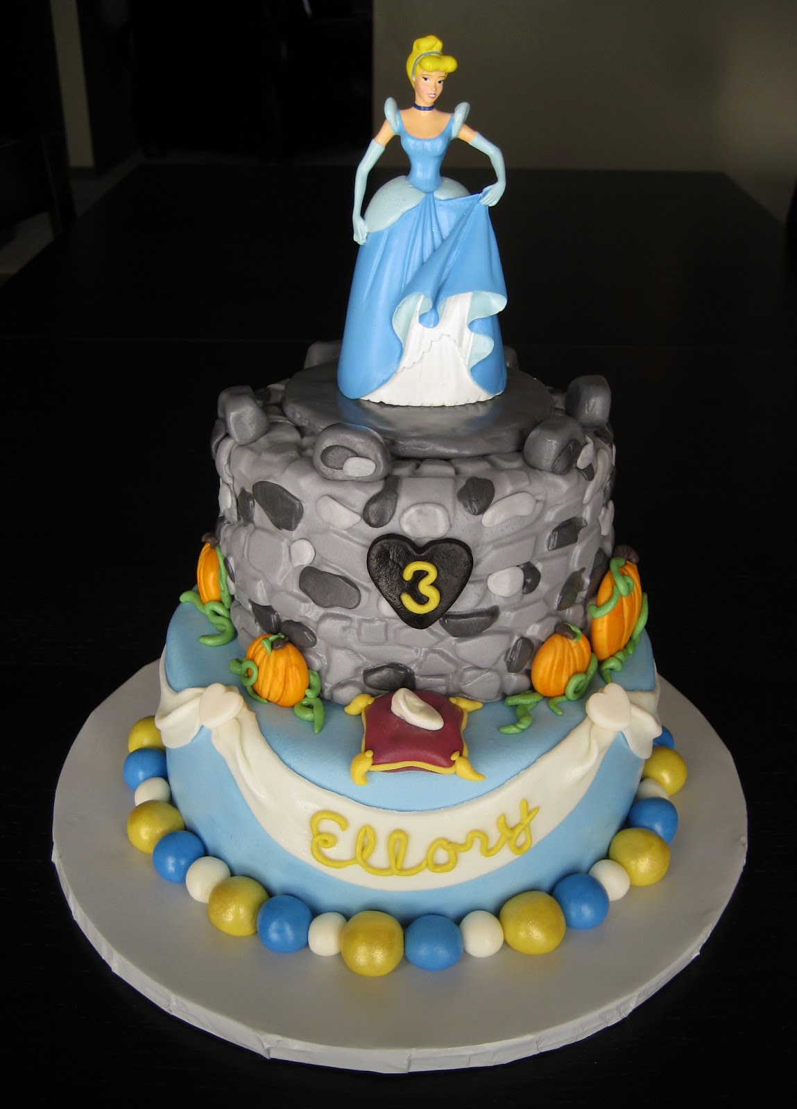 Custom Cakes by Julie: Cinderella Cake
