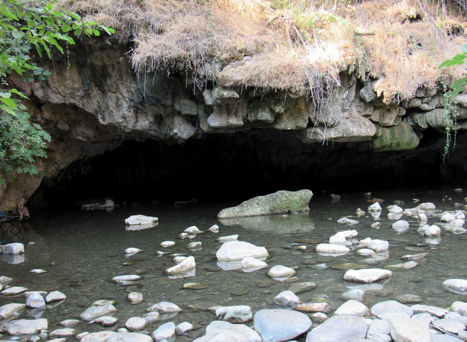 Geology of Natural Bridges, Calaveras County