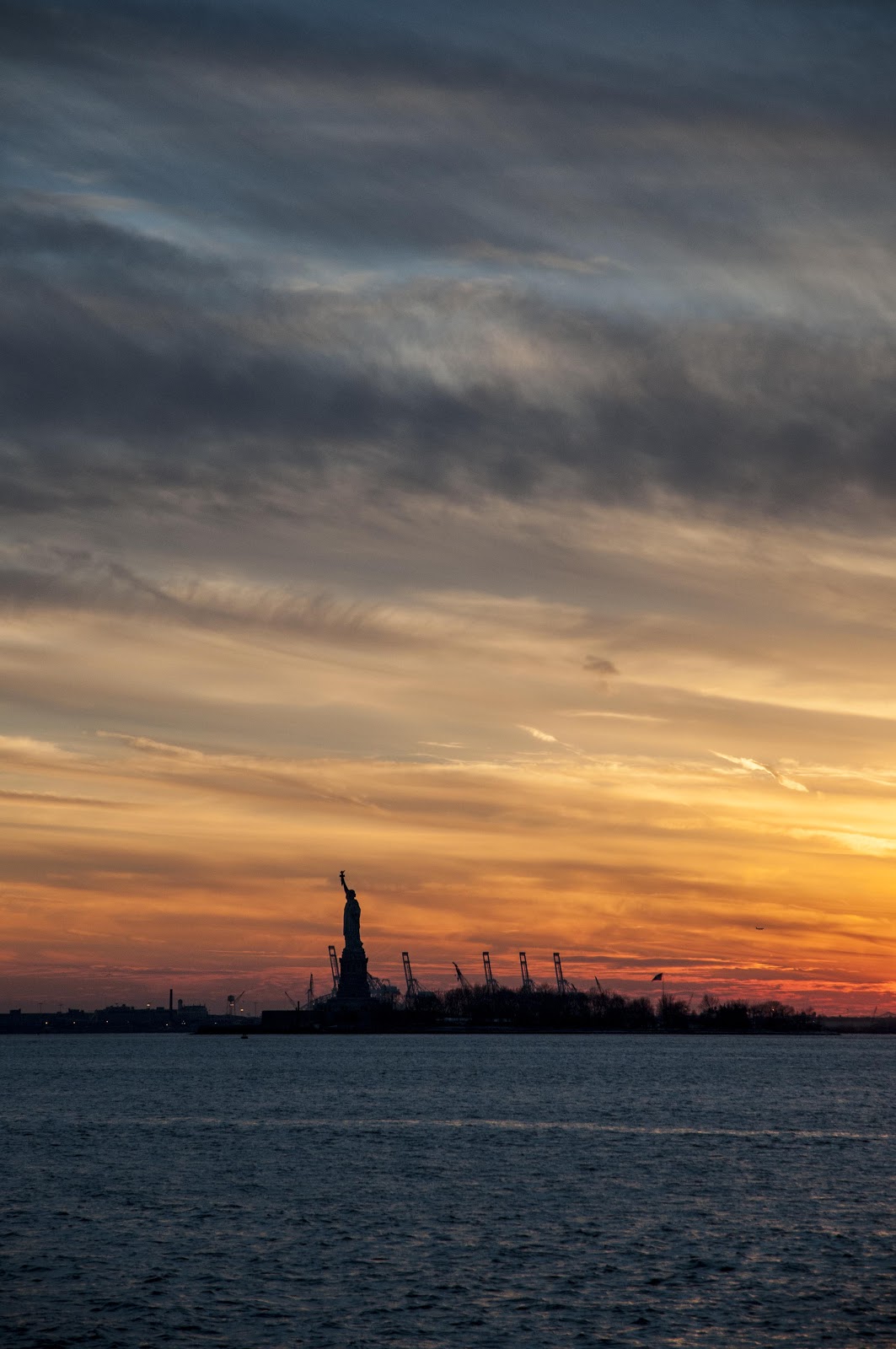 LIGERAMENTE DESENFOCADOS: Anochece, que no es poco