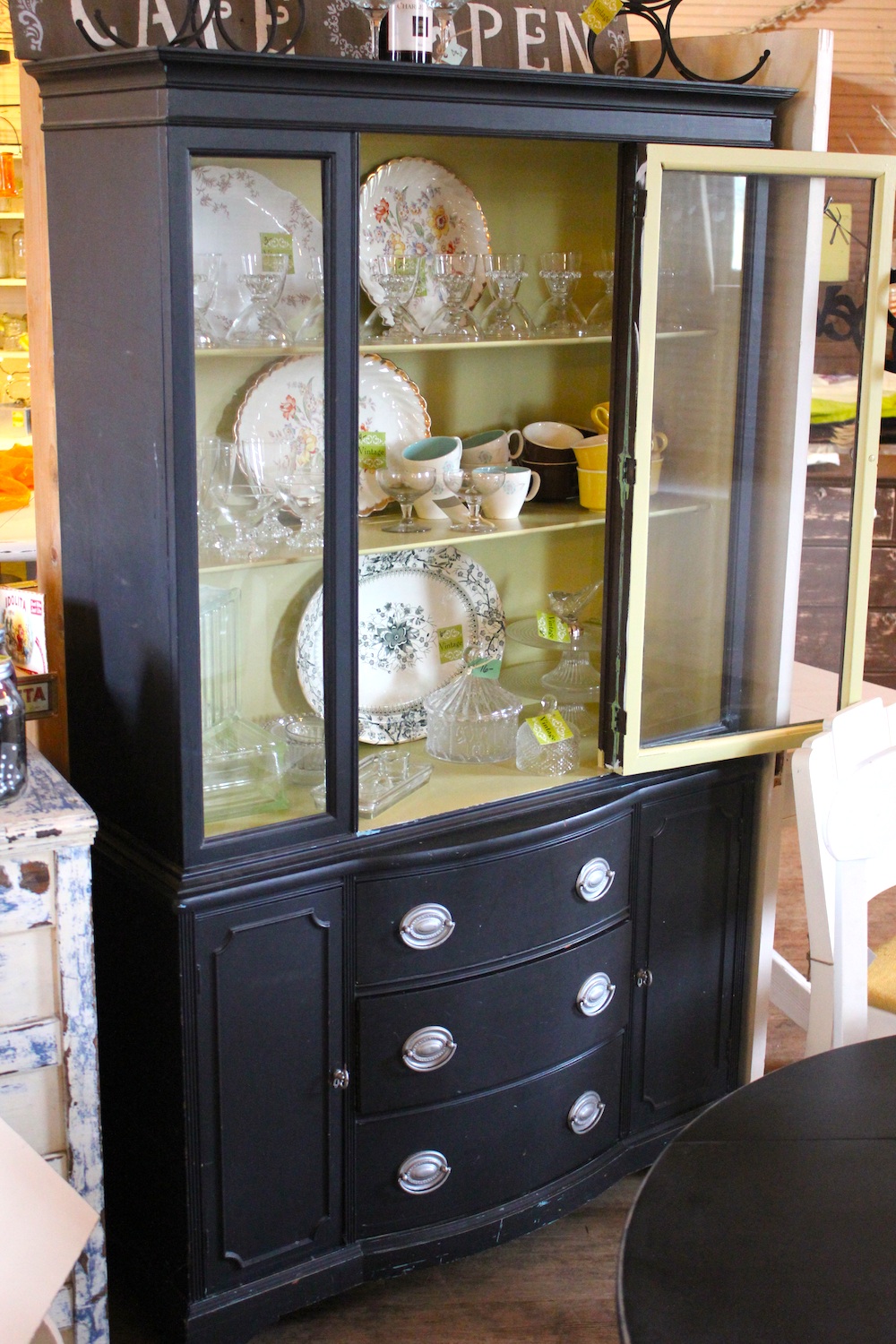 Valley Vintage Market October Vintage Market preview