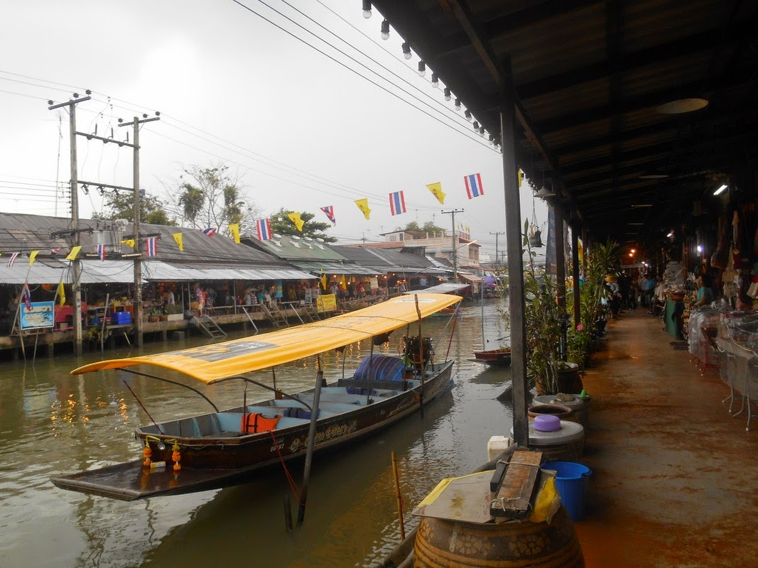 mercato galleggiante amphawa thailandia