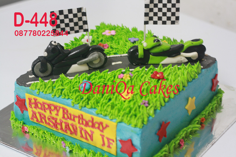Sweety by Daniqa: Kue Ulang Tahun Tema Motor