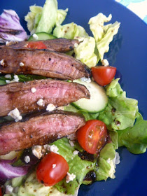 Weeknight Balsamic Steak Salad:  A simple salad topped with a steak that's juicy, tender, and dripping with wonderful flavor. All made on a weeknight! - Slice of Southern