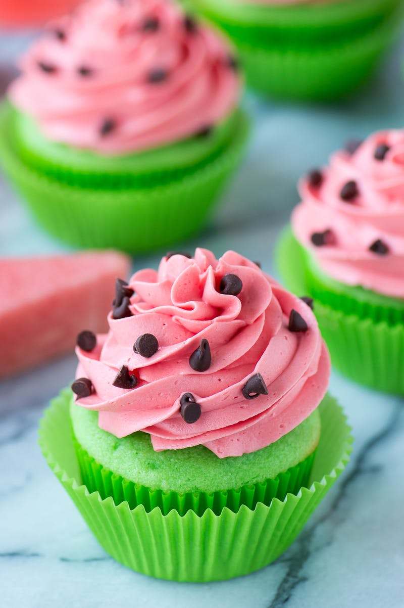 Watermelon Birthday Party Ideas - diy crafts, food, cake, decorations, printables and fun favors for your sweet party theme! via BirdsParty.com @birdsparty