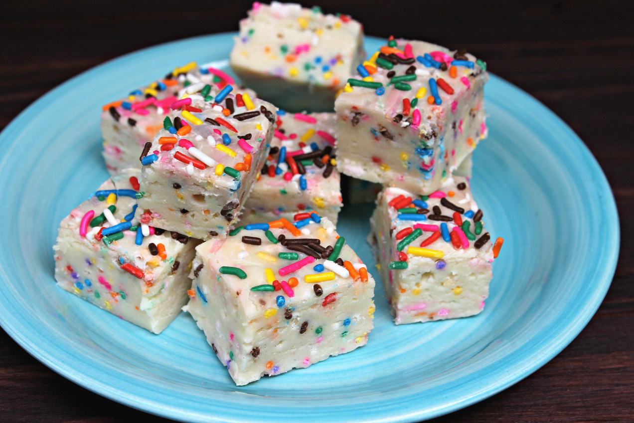 Rainbow Cake Fudge Recipe MUMMY TO THE MAX