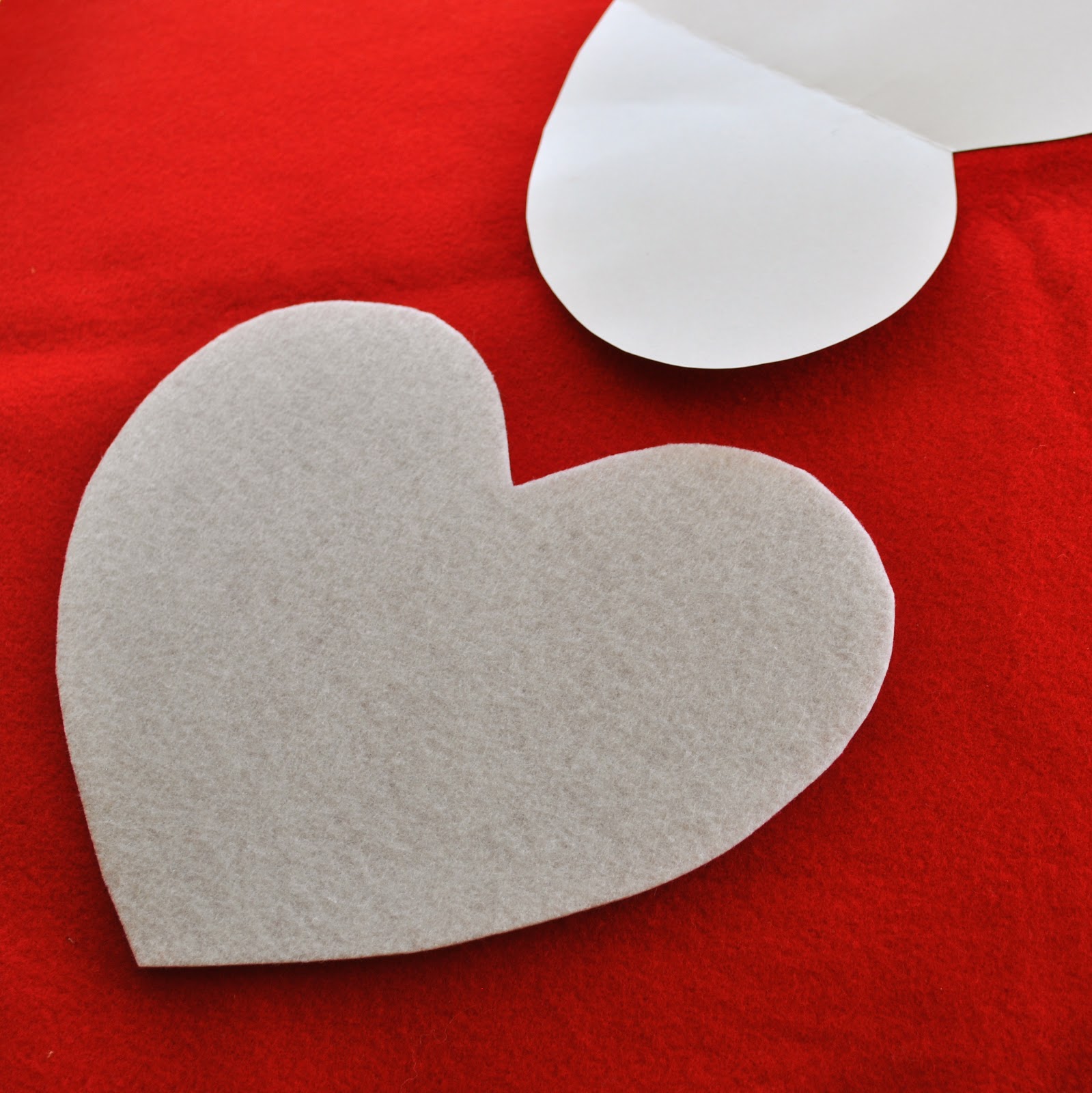 Valentine's Day Felt Heart Pillows Make Life Lovely