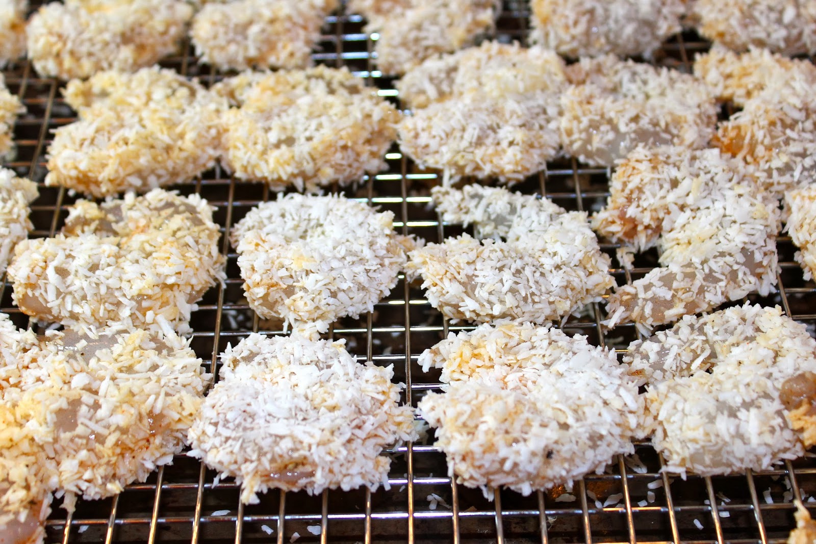 JULESTOPIA Coconut Shrimp with Pineapple Curry Dip