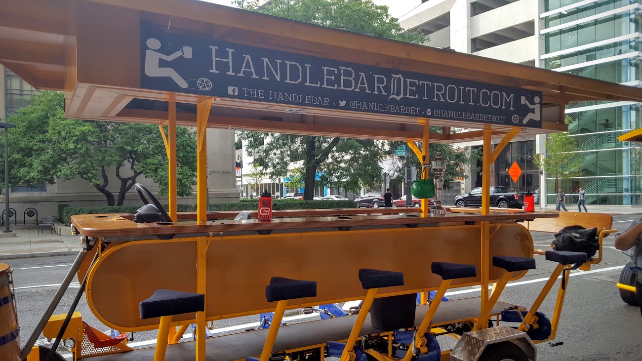 Review HandleBar Detroit, Detroit's 16person bar on wheels