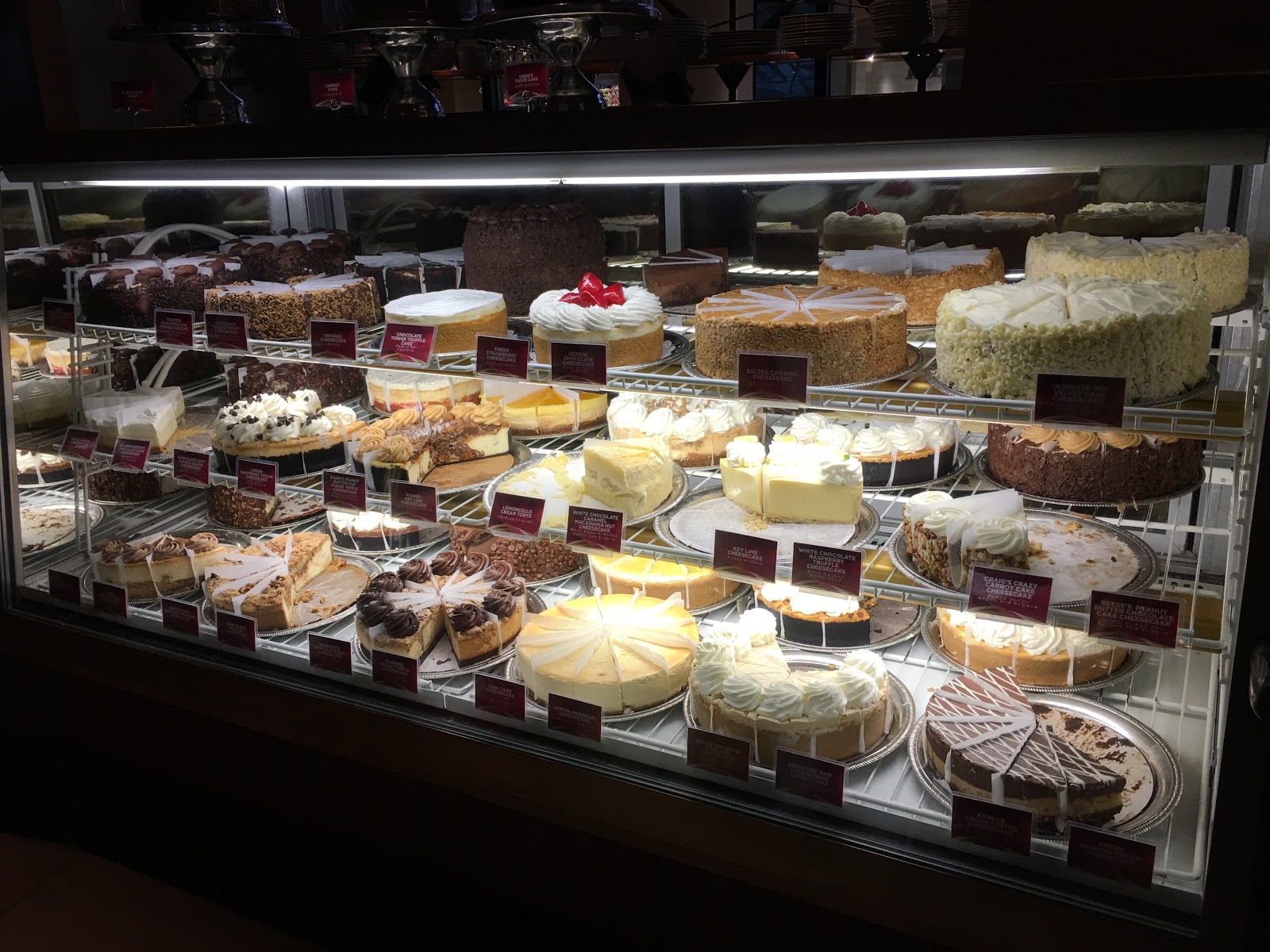 ハワイ不動産 ブレディー由起子です チーズケーキ ファクトリー The Cheesecake Factory