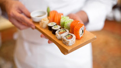 Ký sinh trùng trong thức ăn sống sushi gây đau bụng