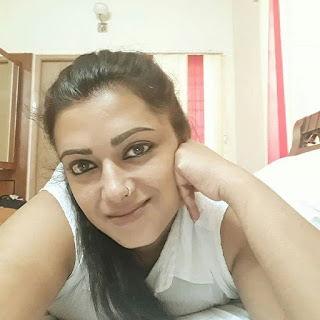 Malayalam Aunty Jennifer Antony latest hot in saree Navel Queens Malayalam Aunty Jennifer Antony latest hot in saree Navel Queens