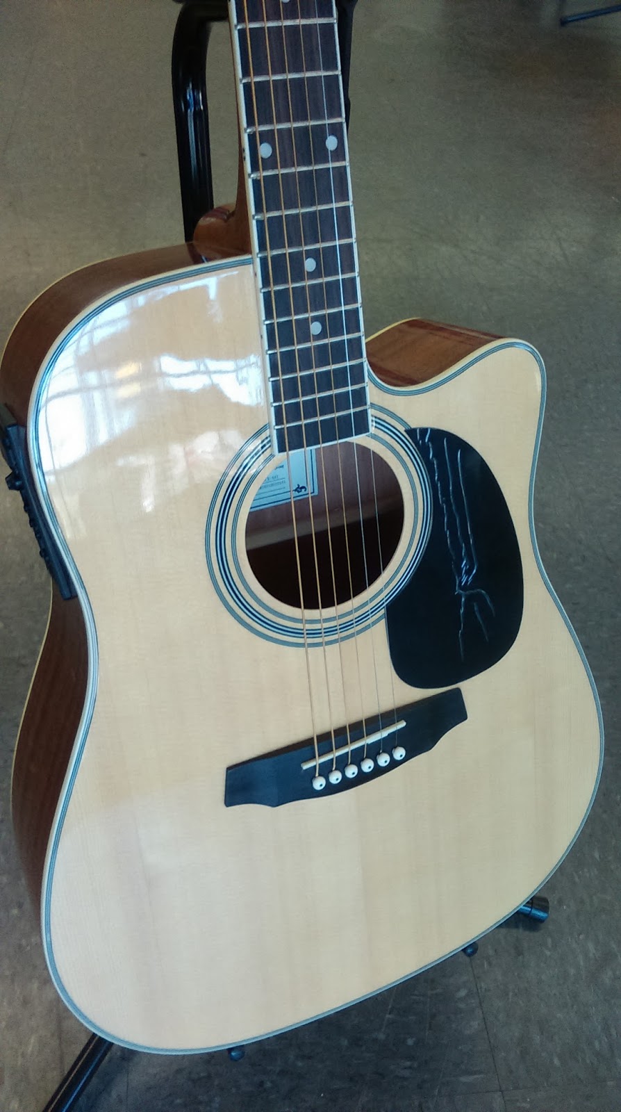 Lincoln County Living Review The Denver DD44SCE Acoustic Guitar