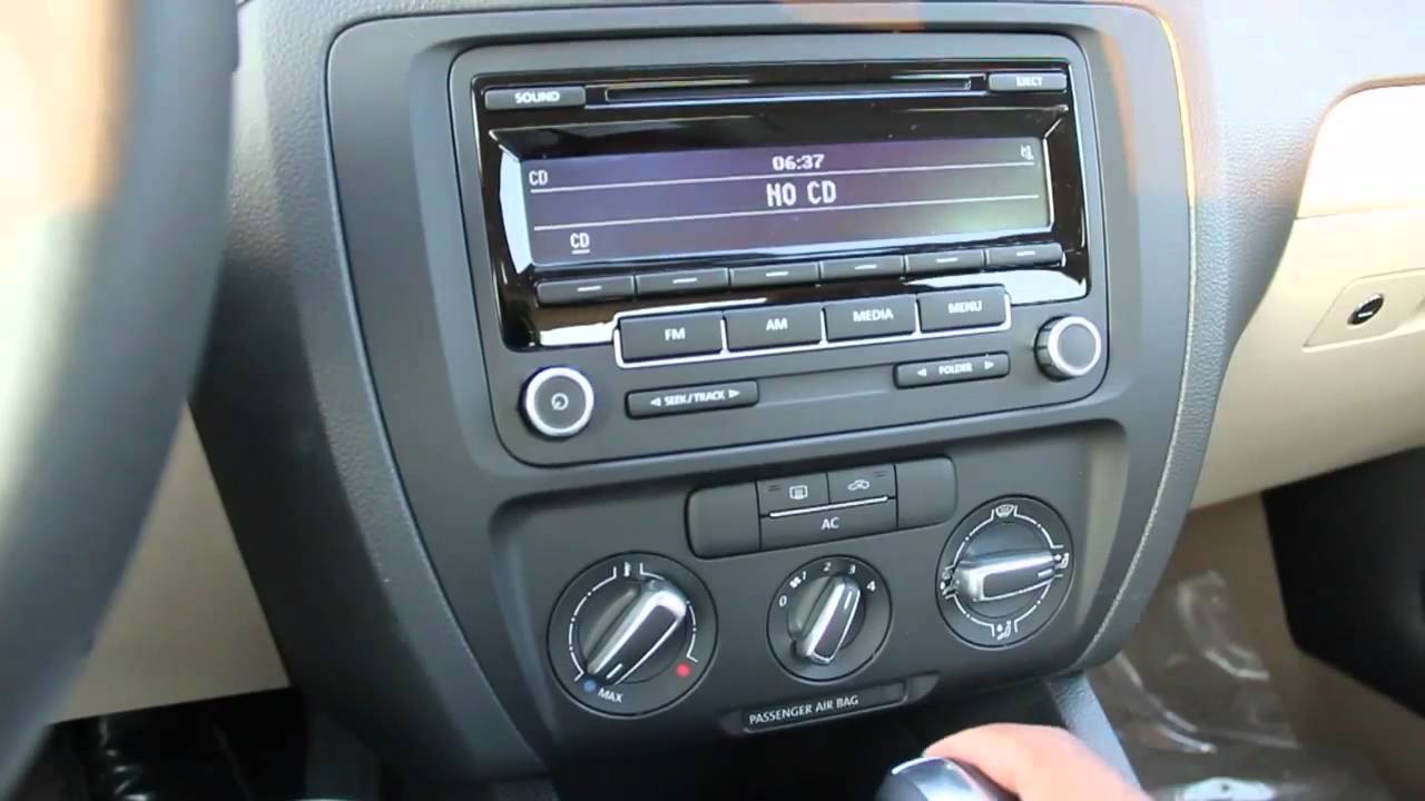 4 Simple Ways to Installing an Auxiliary Jack in to a 2006 Honda Civic