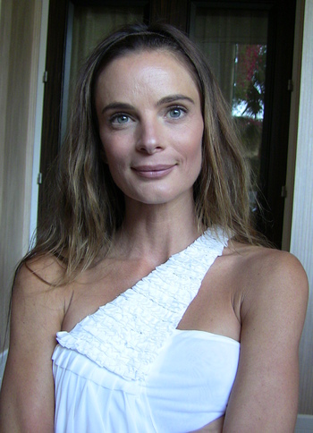 Hot Celebrity Body Style: Gabrielle Anwar Measurements