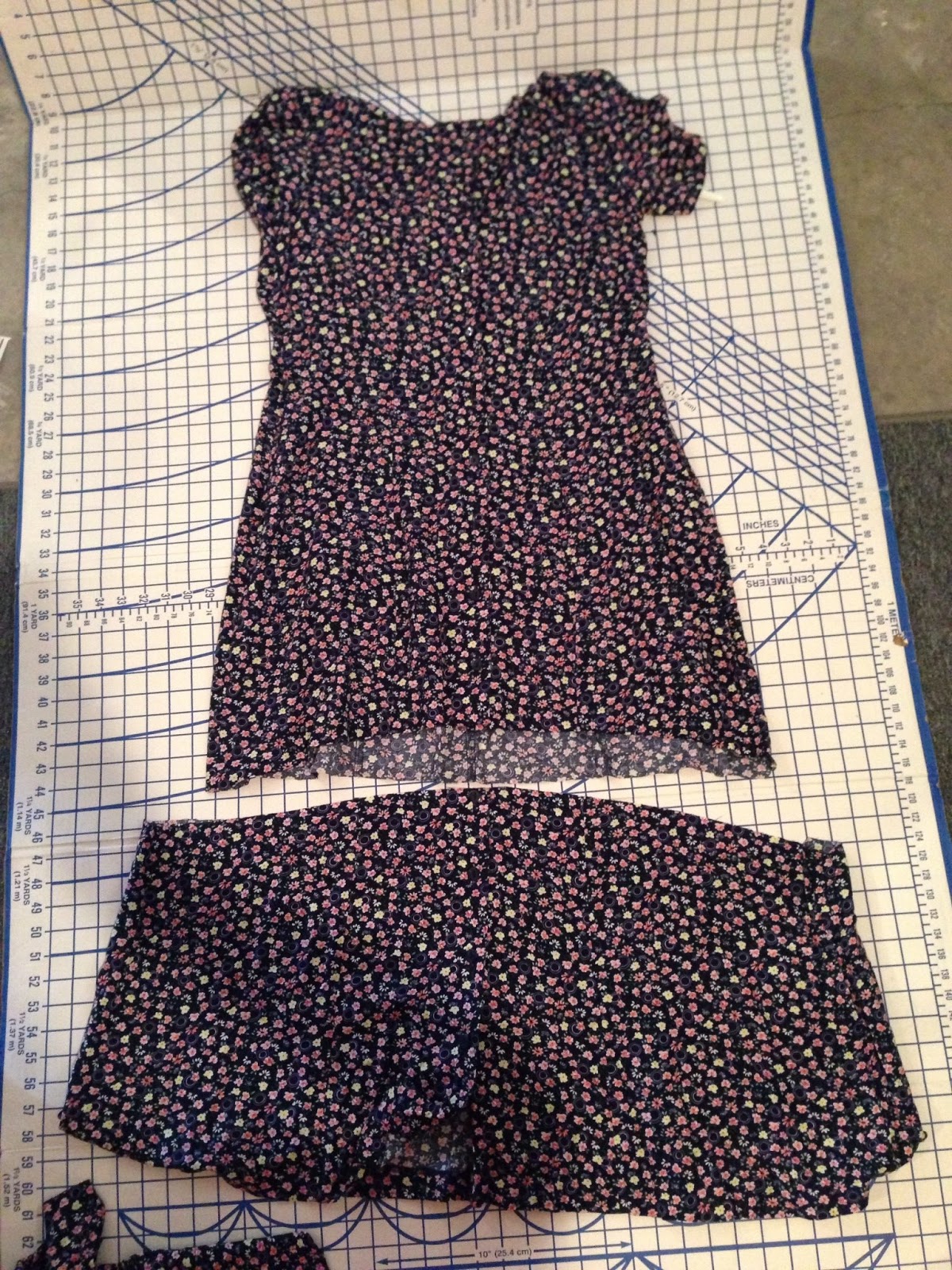 Coffee, Crafts & Conversation: Bow Tie Back Dress