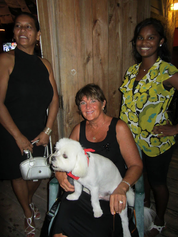 Karen Waldrup Puts On An Amazing Show to Raise Money In San Pedro San