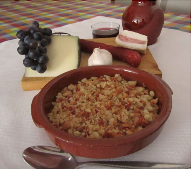 MIGAS MANCHEGAS - ACOMERYPUNTO image of MIGAS MANCHEGAS - ACOMERYPUNTO