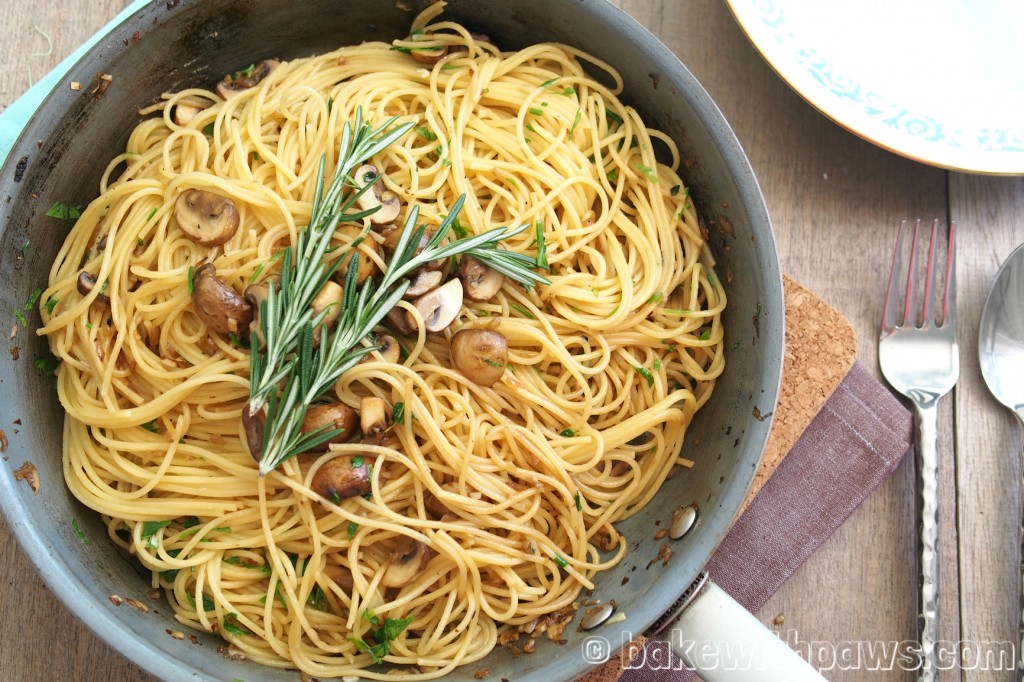 MUSHROOM AGLIO OLIO BAKE WITH PAWS