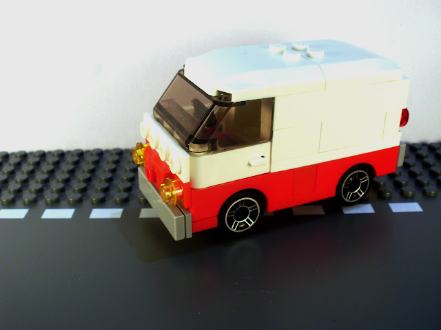 MOC LEGO Carrinha vermelha e branca