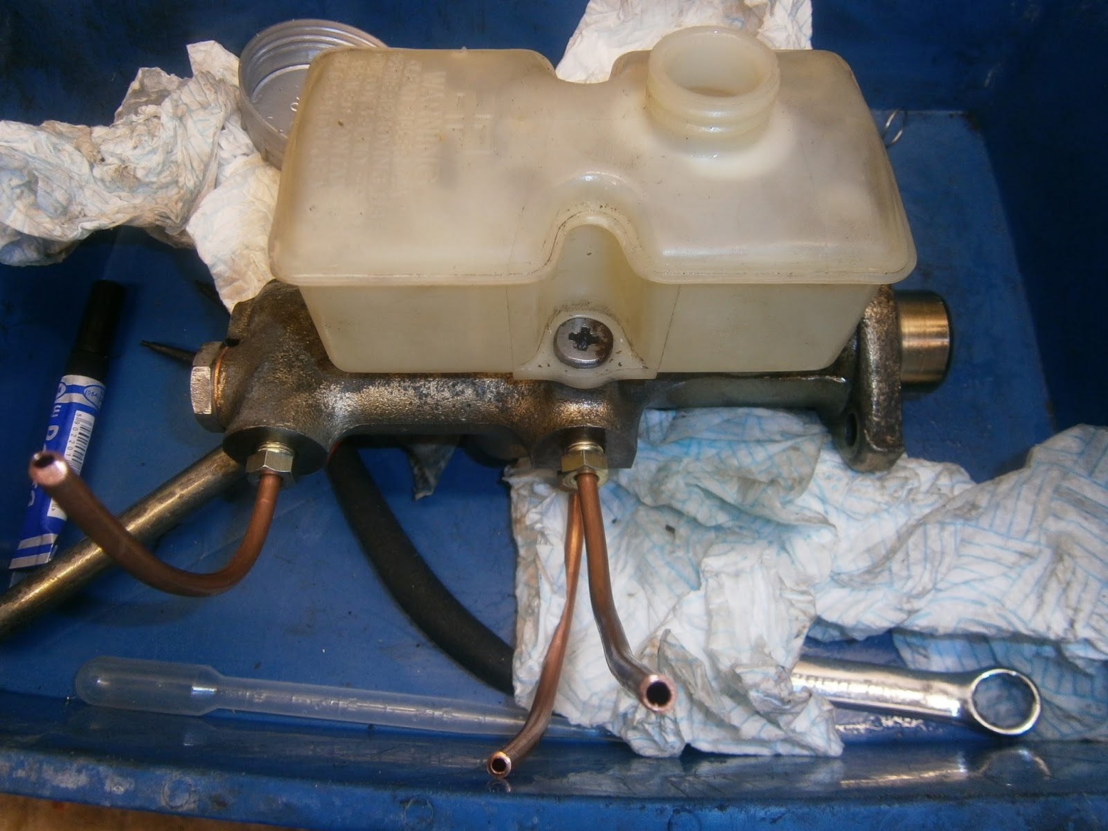 MGB GT Rubber Bumper Limited Edition Restoration and Maintenance Rebuilding the MGB tandem