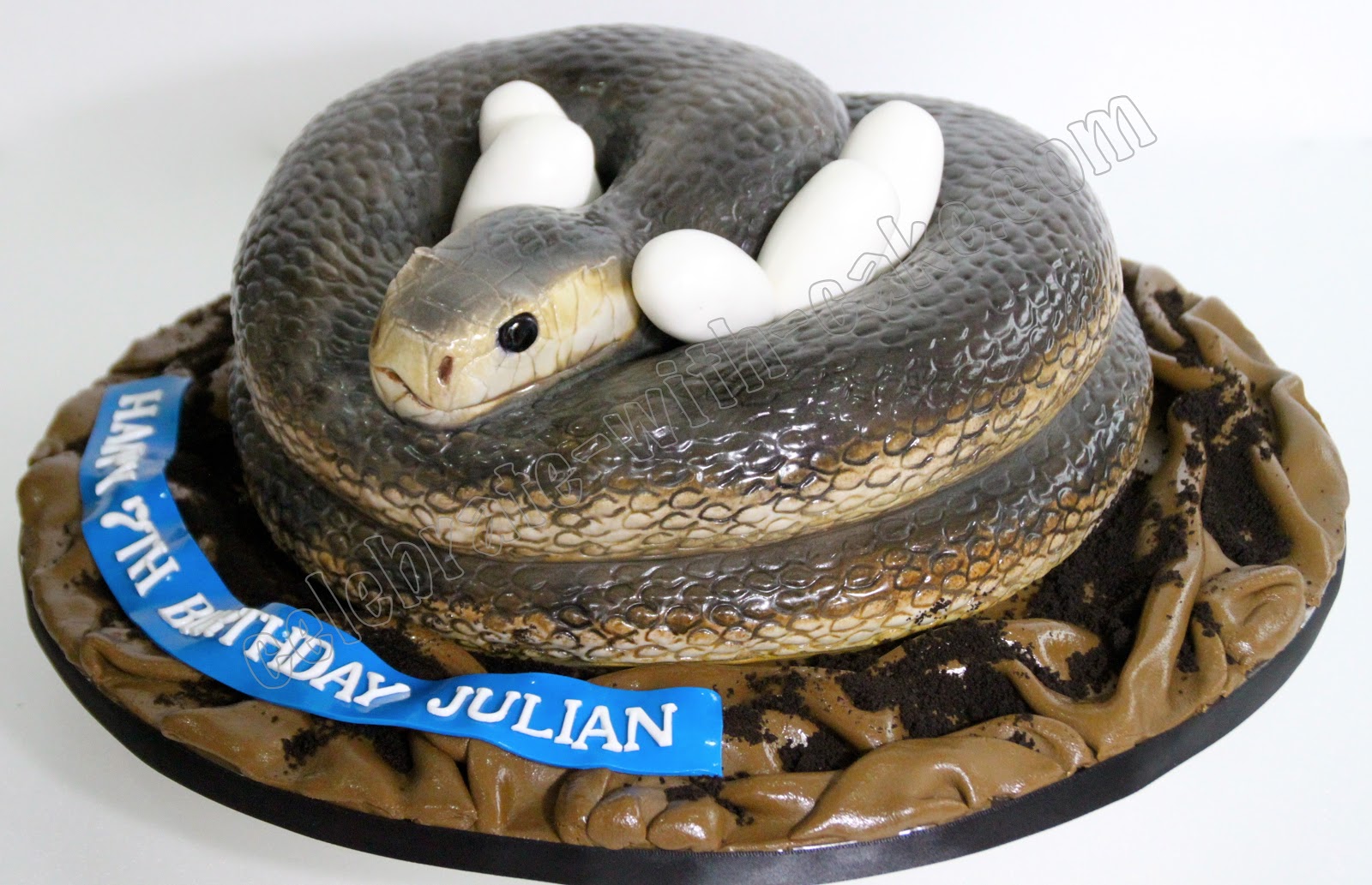 Торт змея.