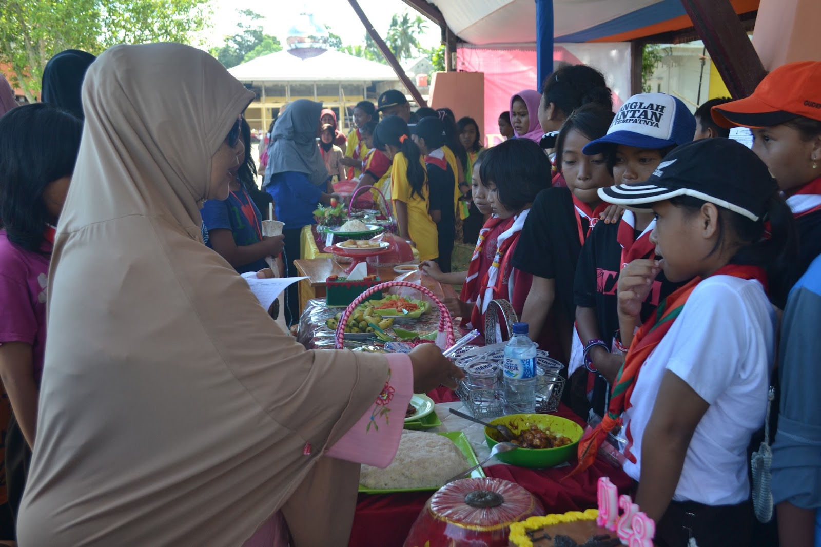 Keseruan Lomba Memasak Makanan Tradisonal LT2 Se Kwarran Polewali 