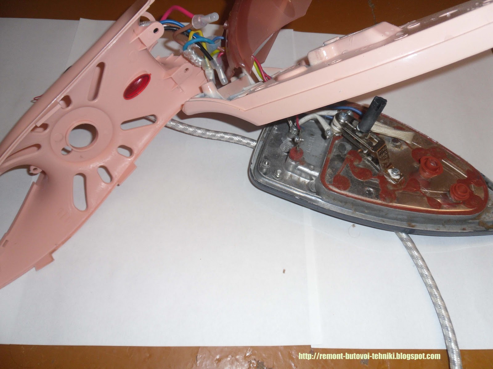 Замена сетевого шнура в утюге