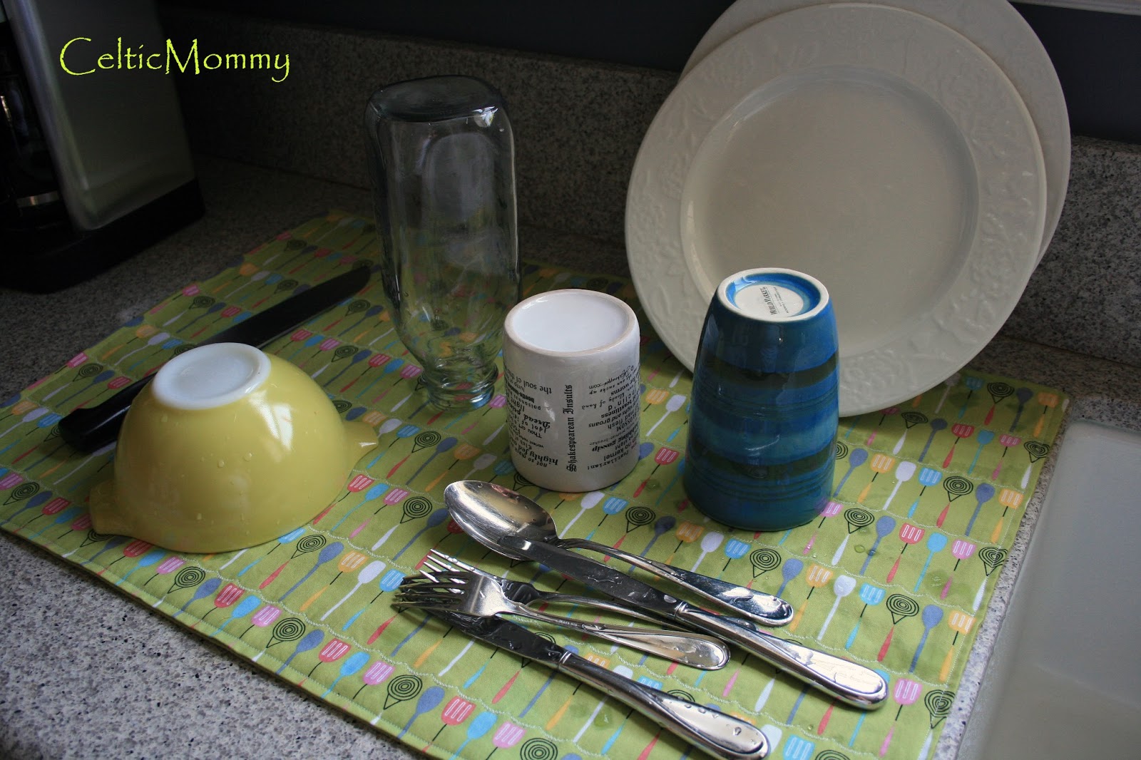 CelticMommy: Tutorial: Sew your own dish drying mat